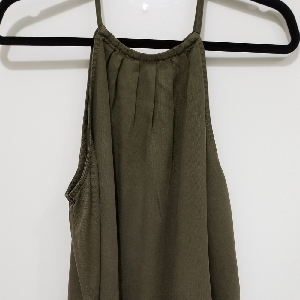 NWOT Olive Top Ruffle Bottom Large - Picture 2 of 8